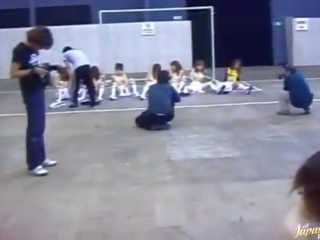 Nezbedný gangbanging pro a a poslušný femme fatale