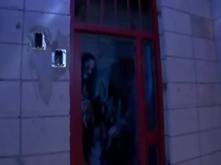 Groß brust orientalisch x nenn film schulmädchen trifft ausgeflippt goblin was werden fick sie