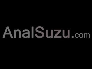 Petit japonais piquer en son minuscule analhole
