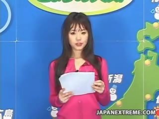 Tv weathergirl mặt trên sống tv