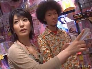 ญี่ปุ่น seductress ได้รับ ขนดก twat vibed ใน a