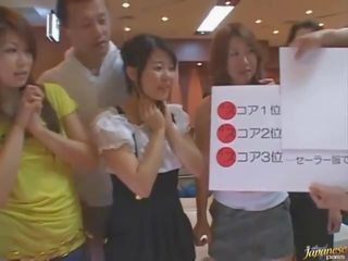 Smashing 亞洲人 辣妹 性交 成人 夾 圖片