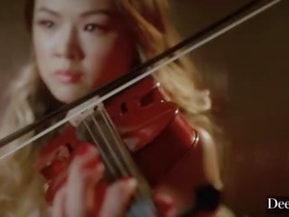 Deeper&period; mona giới thiệu các cuối cùng 5-girl đảo ngược gangbang