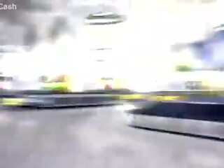 לוהט תאילנדי עם קצר שערה ו - משקפיים מנסה את עָבֶה לבן manhood