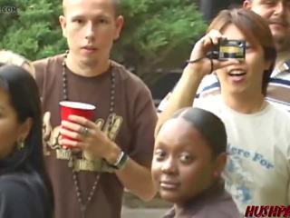 Kinky Asian Amateur Sucks putz Before Fucking in Public